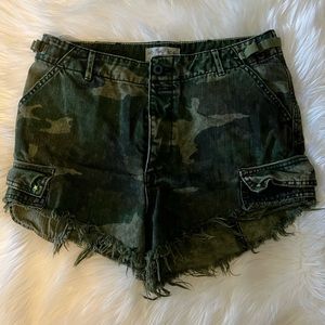 We the Free Free People Camo Shorts Size 10